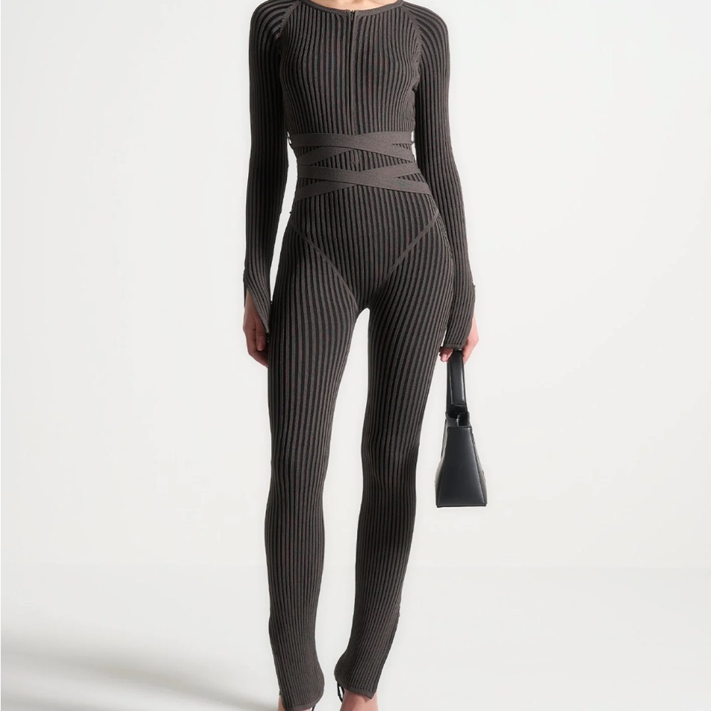 Knitted Two Tone Jumpsuit With Belt - Grey/Black